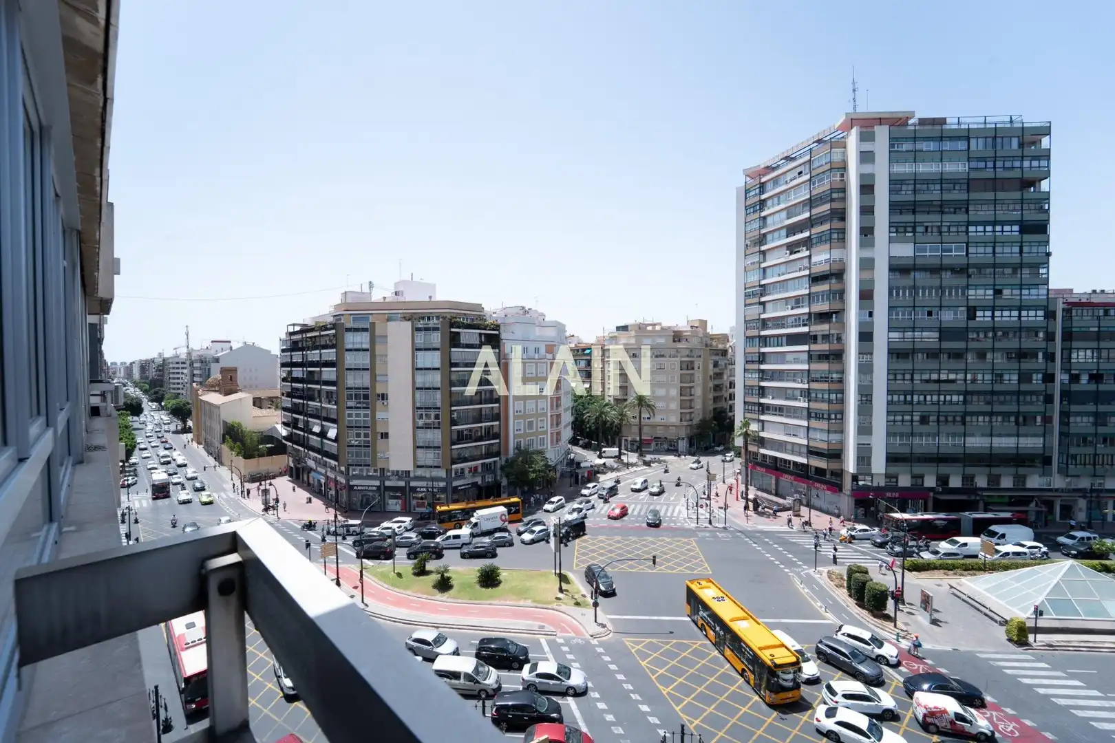 Vista exterior de Pis en venda en Valencia amb Aire condicionat, Calefacció i Traster