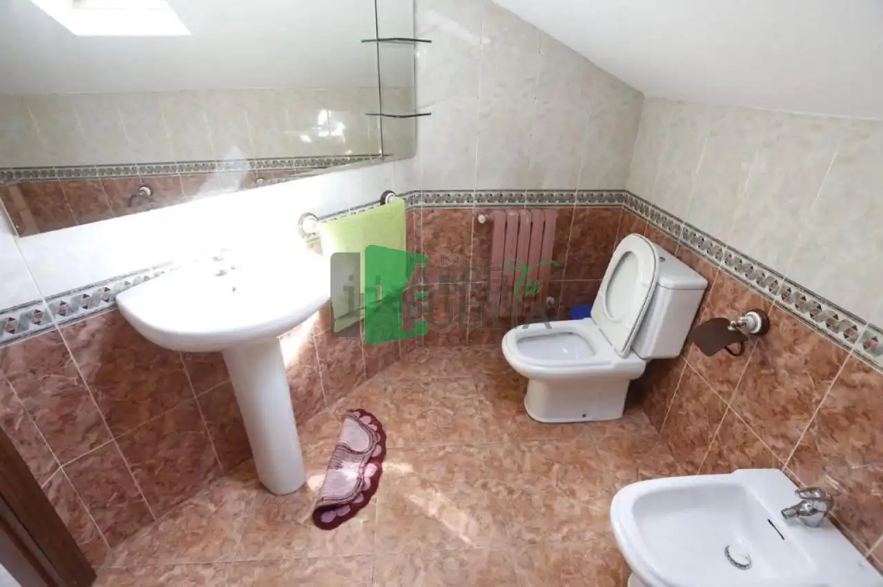 Badezimmer von Wohnung zum Verkauf in Barbadás mit Heizung, Terrasse und Möbliert