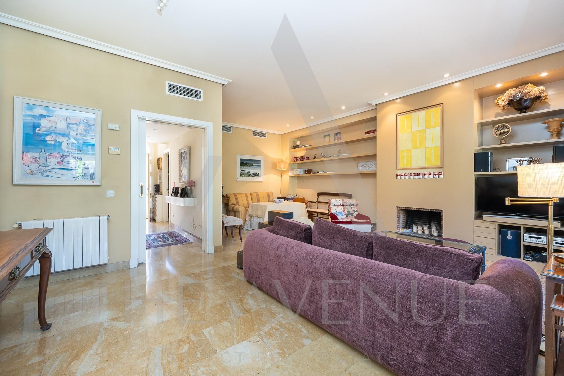 Living room of Single-family semi-detached for sale in La Moraleja  with Air Conditioner, Heating and Private garden
