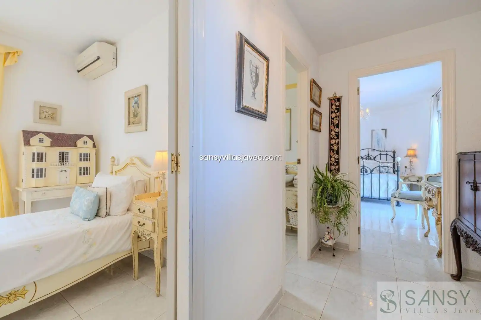 Houses for sale in Jávea / Xàbia  with Air Conditioner and Storage room