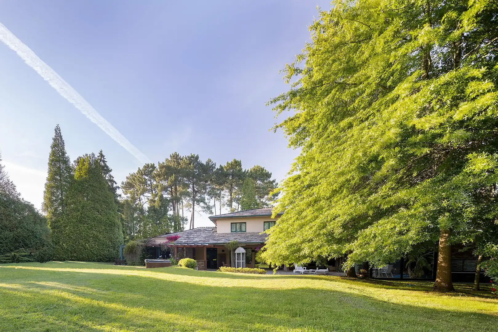 Vista exterior de Casa o chalet en venta en Oleiros con Calefacción, Jardín privado y Parquet