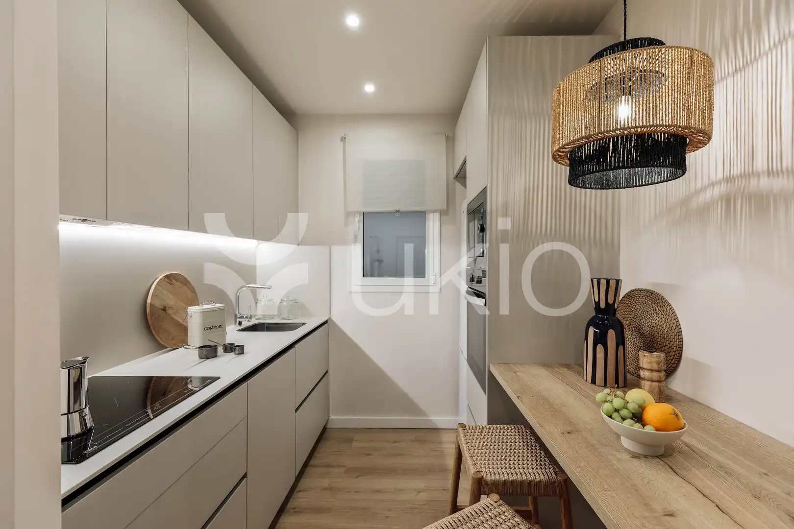Cuina de Apartament de lloguer en Barcelona amb Aire condicionat, Calefacció i Terrassa