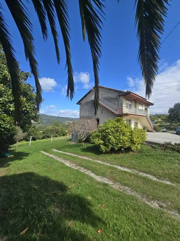 Maison rustique avec jardin à vendre à Sedes - Pedroso - Doso