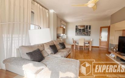 Living room of Flat for sale in  Valencia Capital  with Air Conditioner, Heating and Storage room