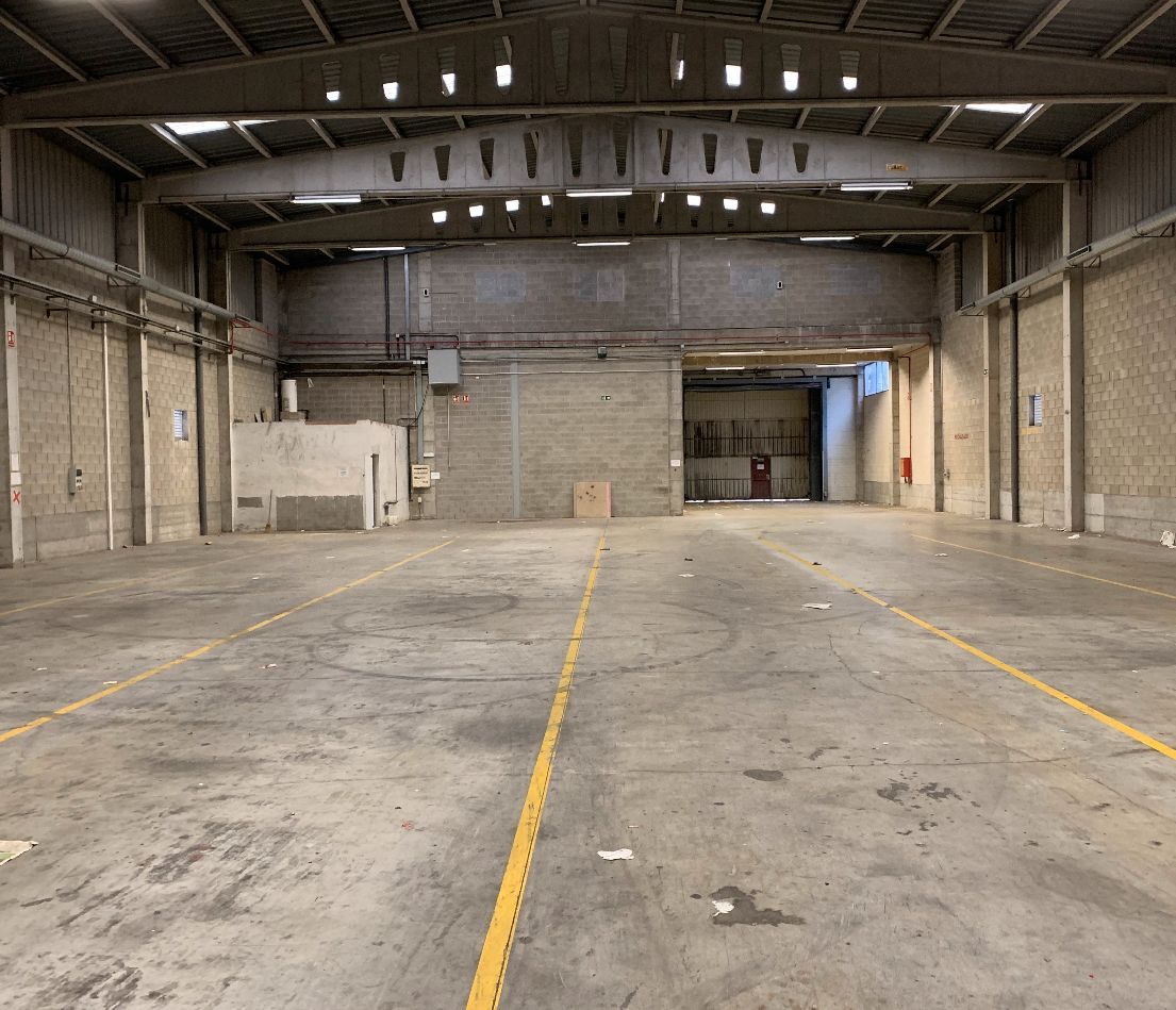 Industrial buildings to rent in Granvia LH