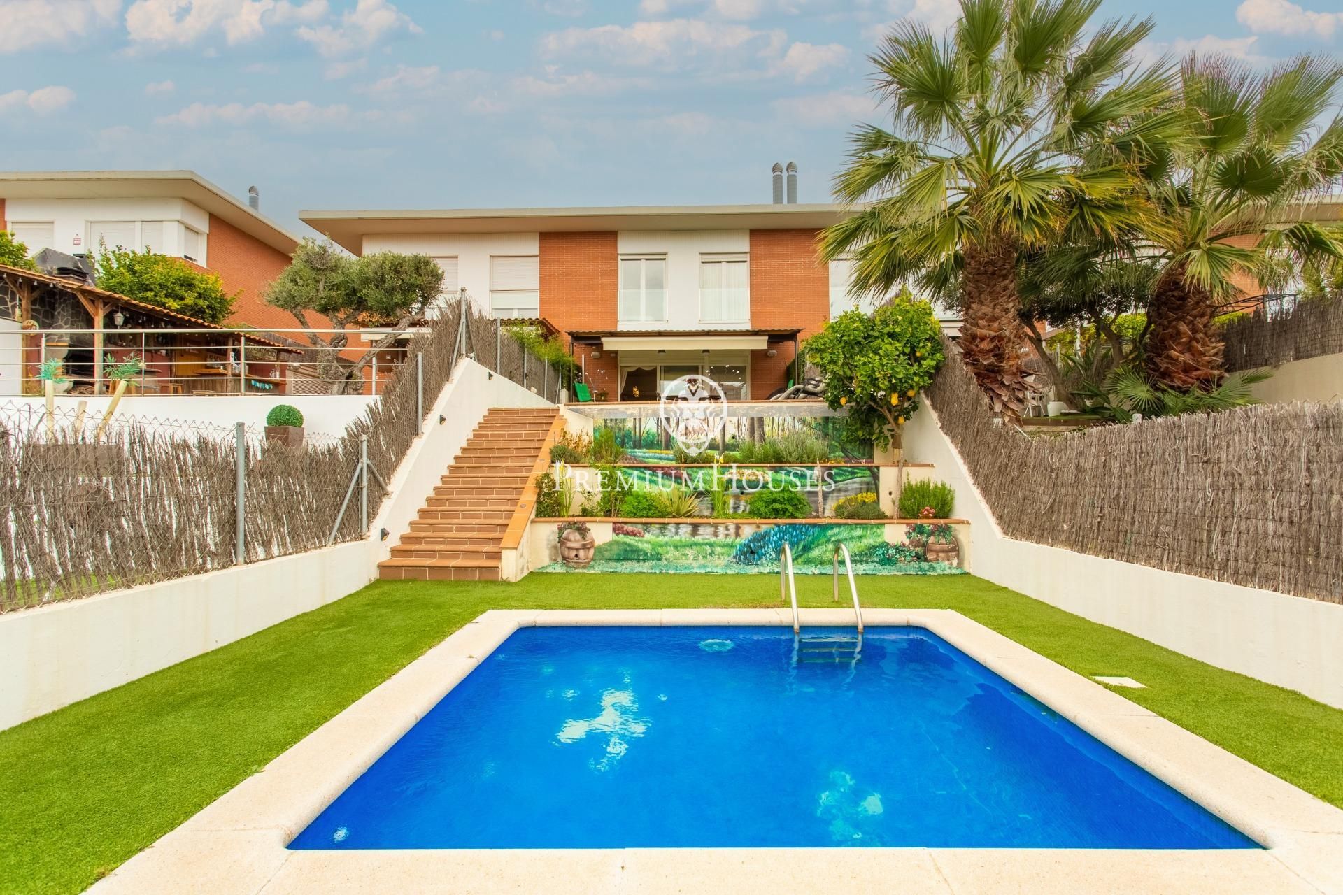 Swimming pool of Single-family semi-detached for sale in Montgat  with Heating, Private garden and Terrace