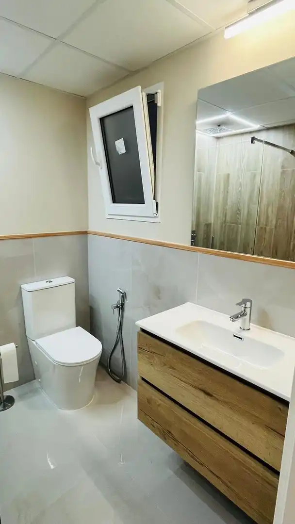 Badezimmer von Wohnung zum Verkauf in Carcaixent mit Parkett, Terrasse und Abstellraum