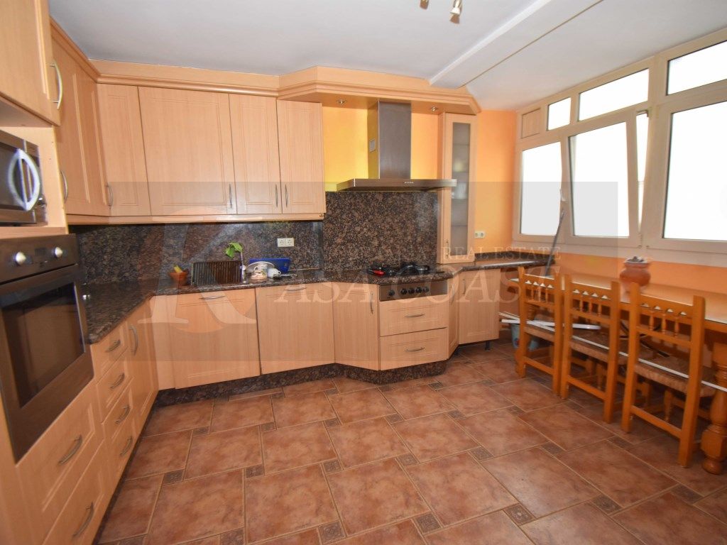 Cuina de Pis en venda en Fuengirola amb Terrassa i Piscina comunitària