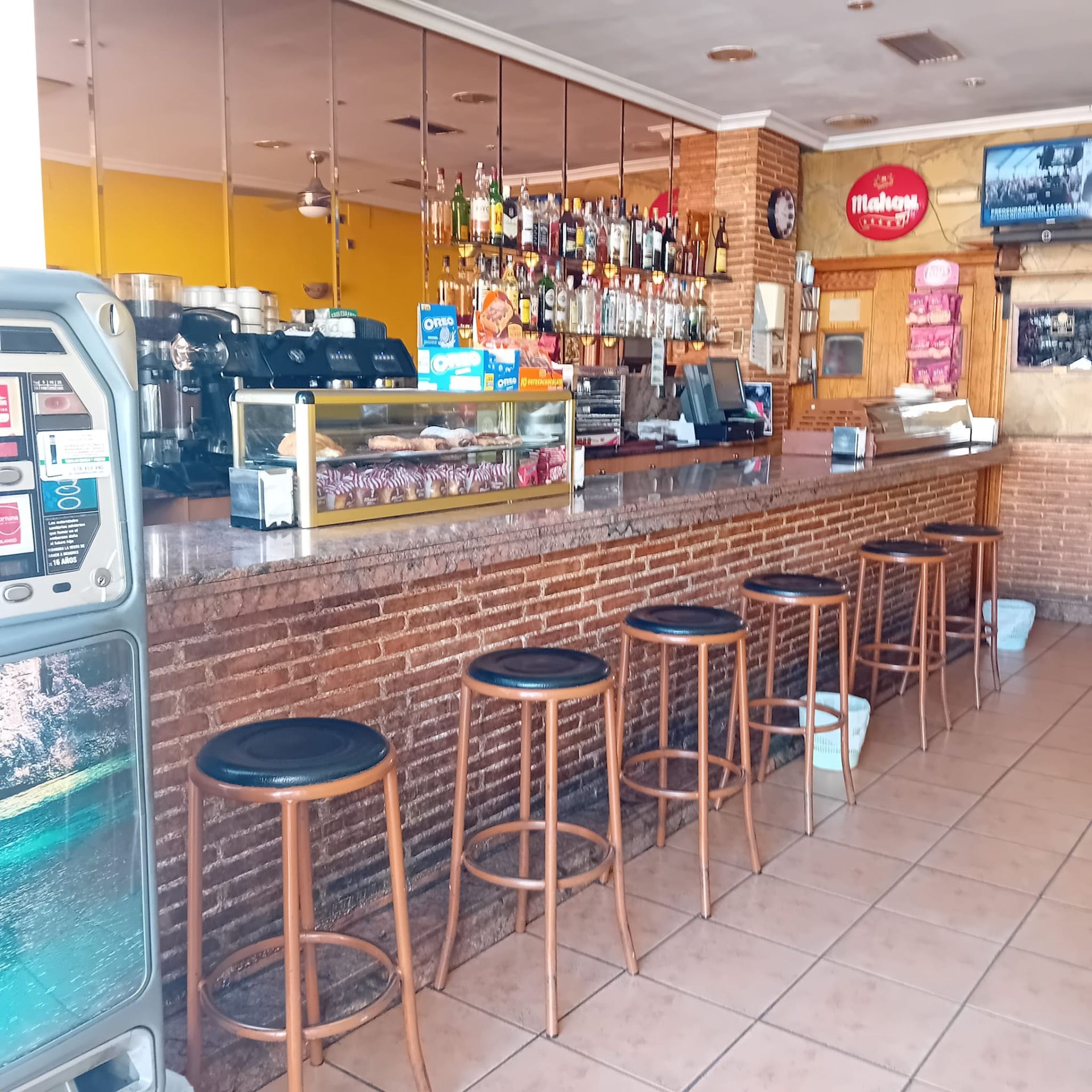 Premises for sale in Torrevieja  with Air Conditioner and Furnished