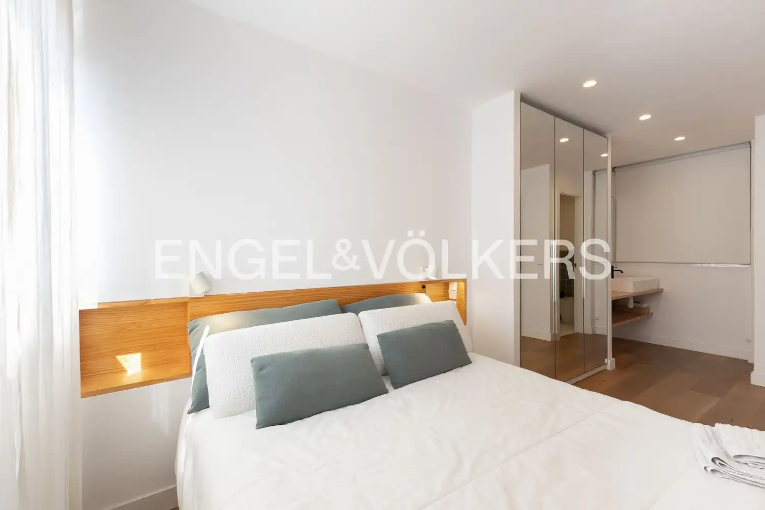 Habitación de Piso de alquiler en Valencia con Aire acondicionado, Calefacción y Balcón