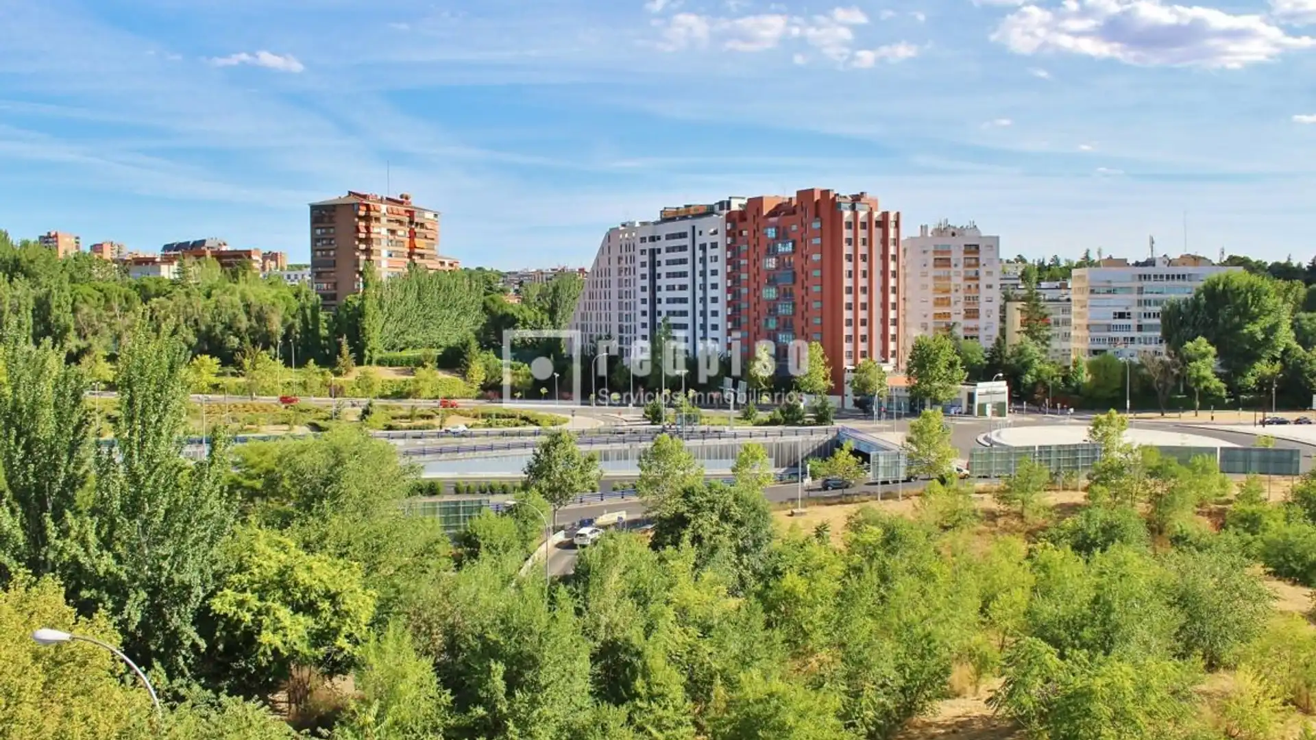 Vista exterior de Piso en venta en  Madrid Capital con Calefacción y Terraza