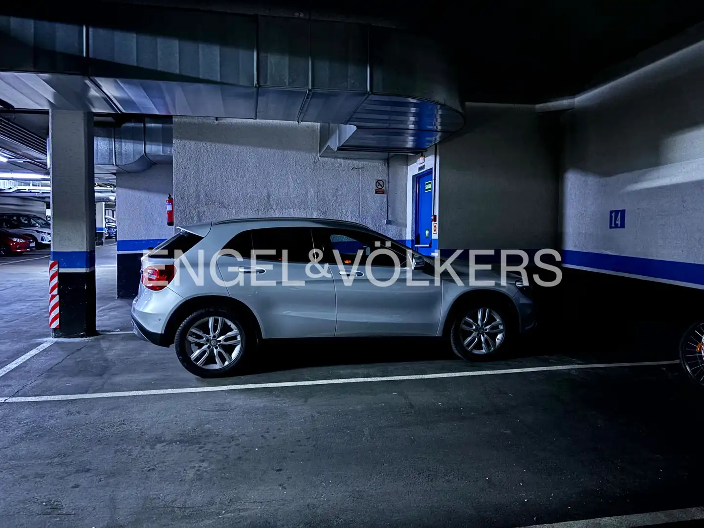 Parking de Apartamento en venta en Las Rozas de Madrid con Aire acondicionado, Calefacción y Jardín privado