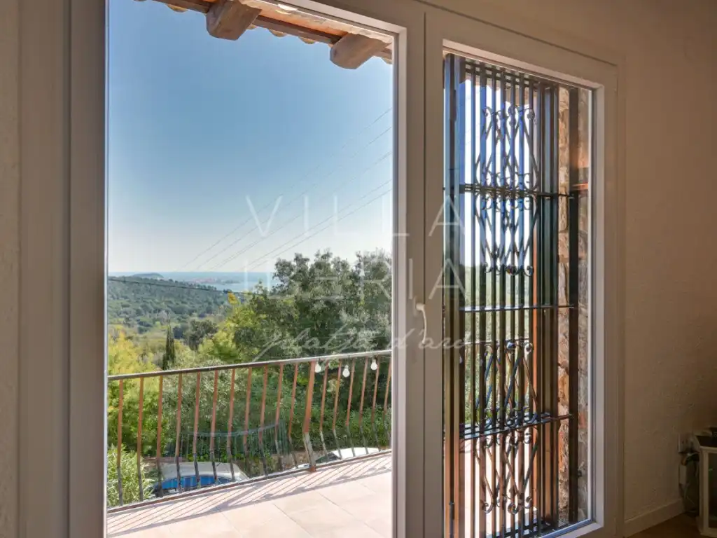 Vista exterior de Casa o chalet en venta en Castell d'Aro, Platja d'Aro i s'Agaró con Aire acondicionado, Calefacción y Jardín privado