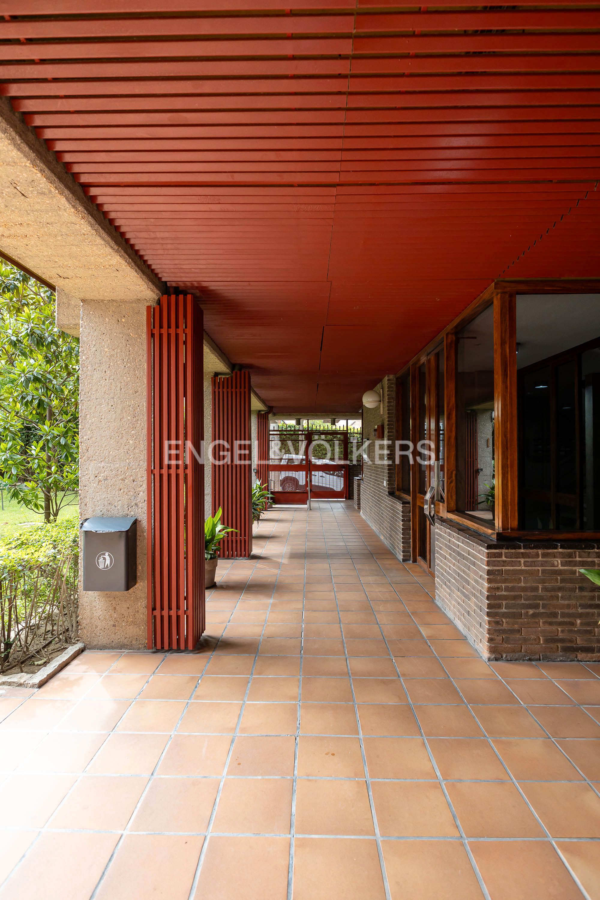 Vista exterior de Apartamento en venta en  Madrid Capital con Calefacción, Parquet y Terraza