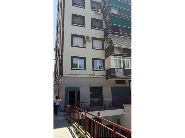 Local comercial en Venta en Calle Pintor Velázquez en El Soto - Azorín