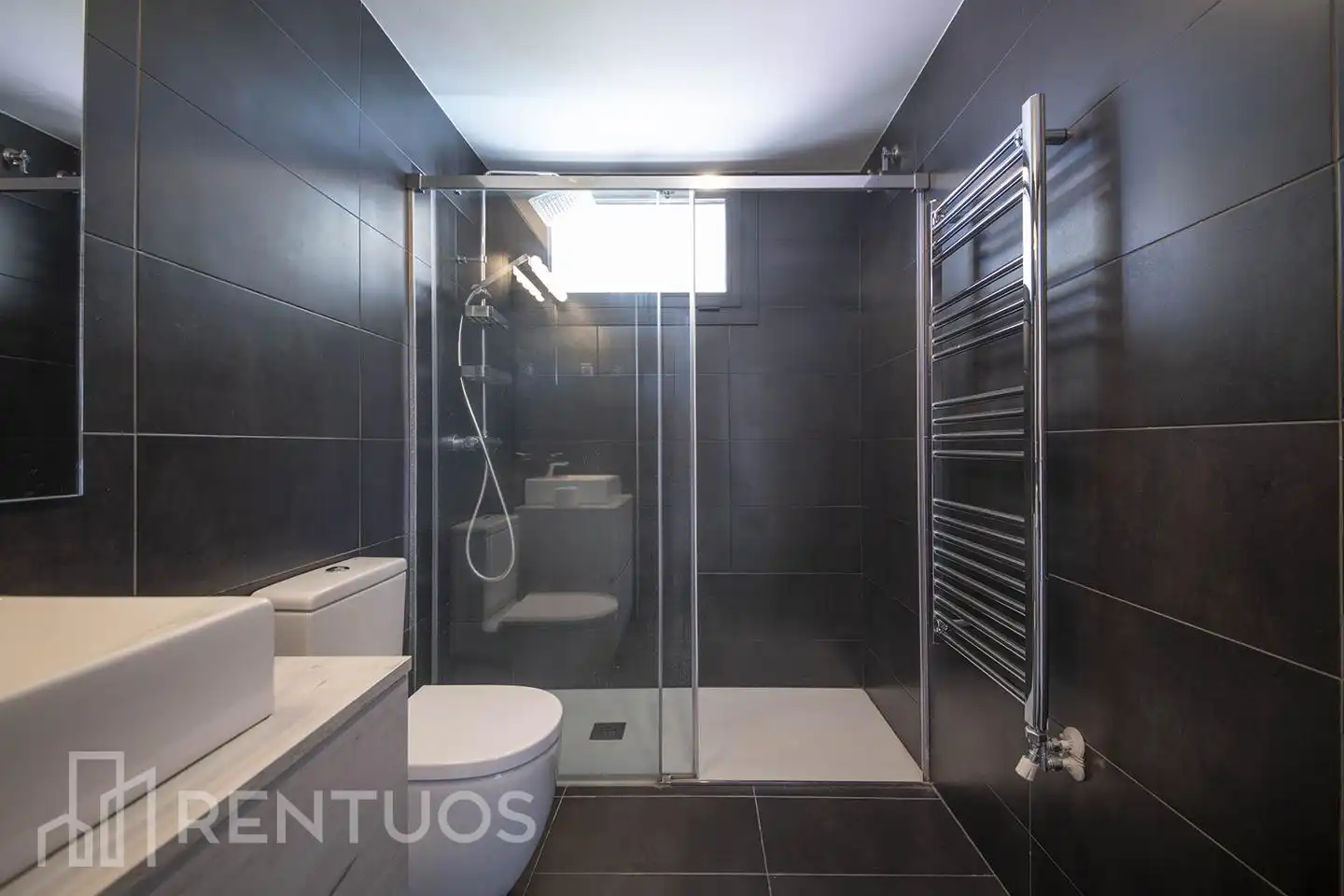 Bathroom of Flat for rent in Badalona  with Air Conditioner, Heating and Parquet flooring