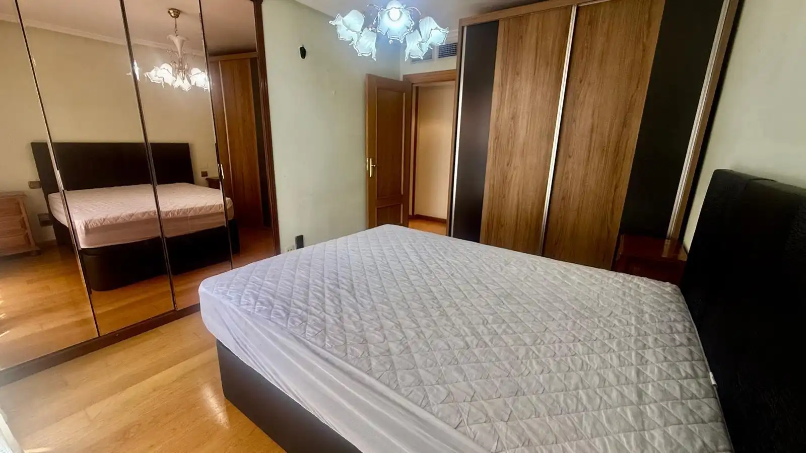 Bedroom of Flat for rent in Zaragoza  with Air Conditioner, Heating and Parquet flooring