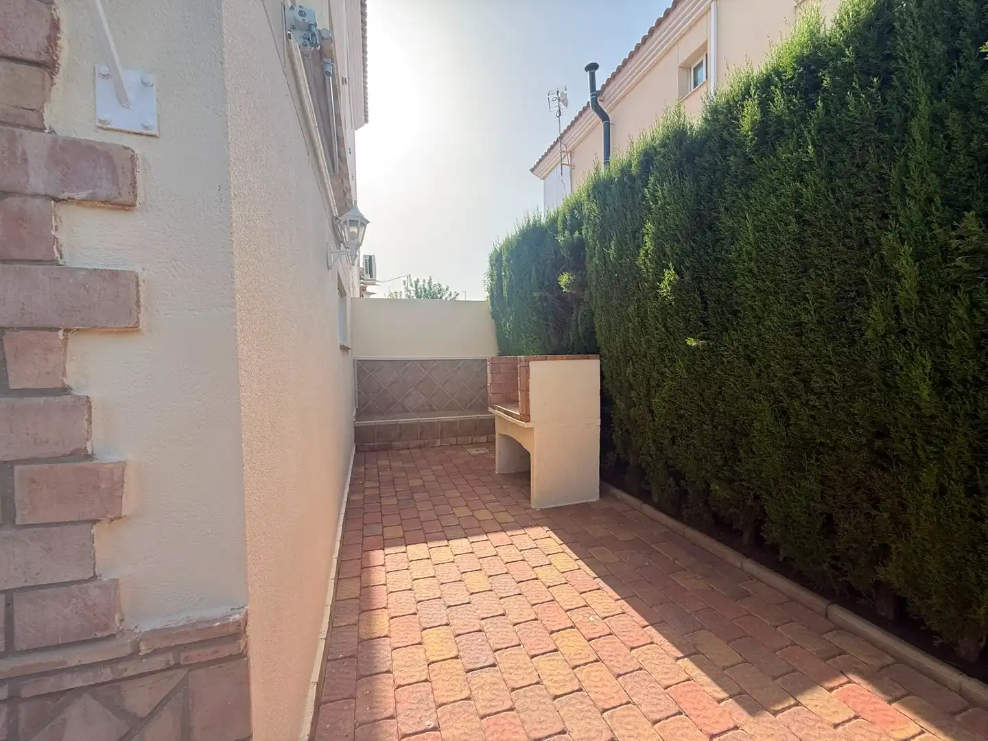 Terrassa de Casa o xalet en venda en La Pobla de Vallbona amb Aire condicionat, Calefacció i Jardí privat
