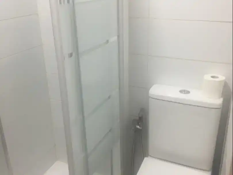 Badezimmer von Wohnung zur Miete in Alcalá de Henares mit Klimaanlage und Balkon