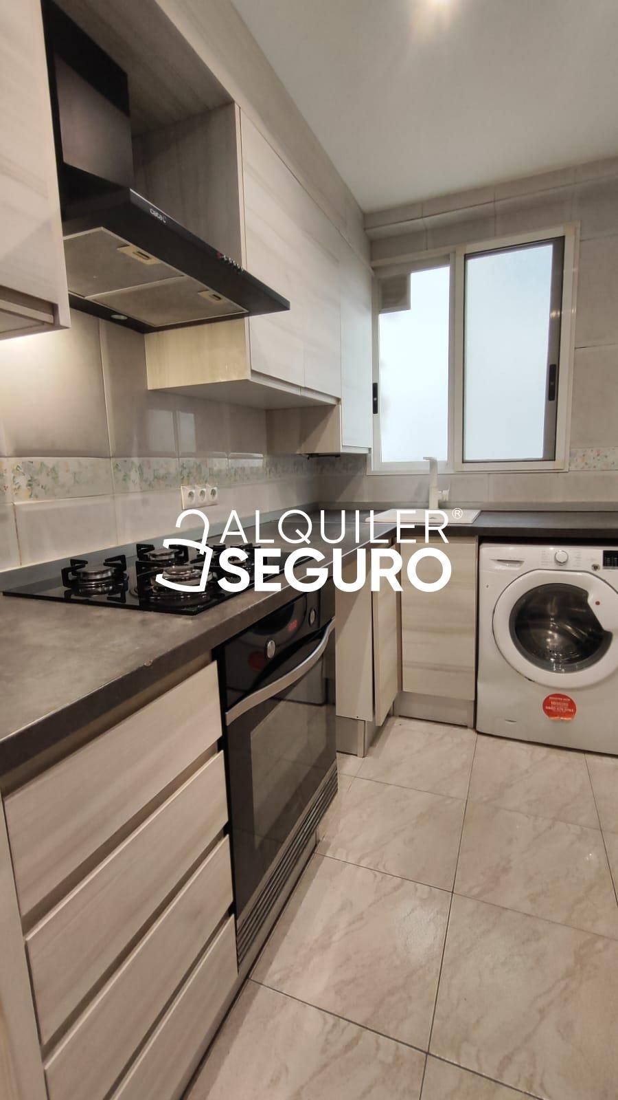 Cuina de Pis de lloguer en  Valencia Capital amb Aire condicionat i Terrassa