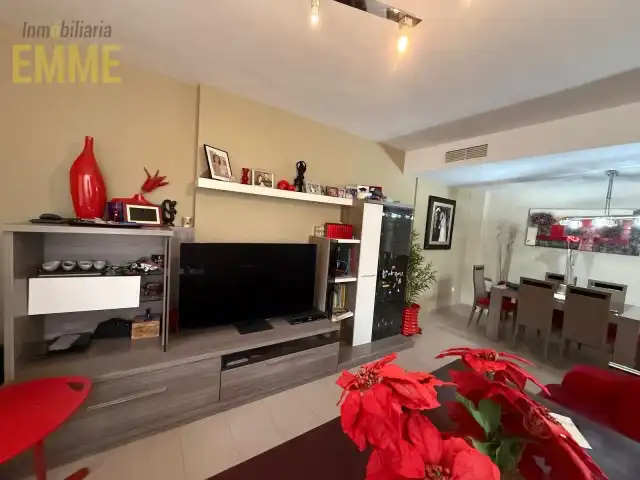 Sala d'estar de Casa o xalet en venda en Ronda amb Aire condicionat, Calefacció i Jardí privat
