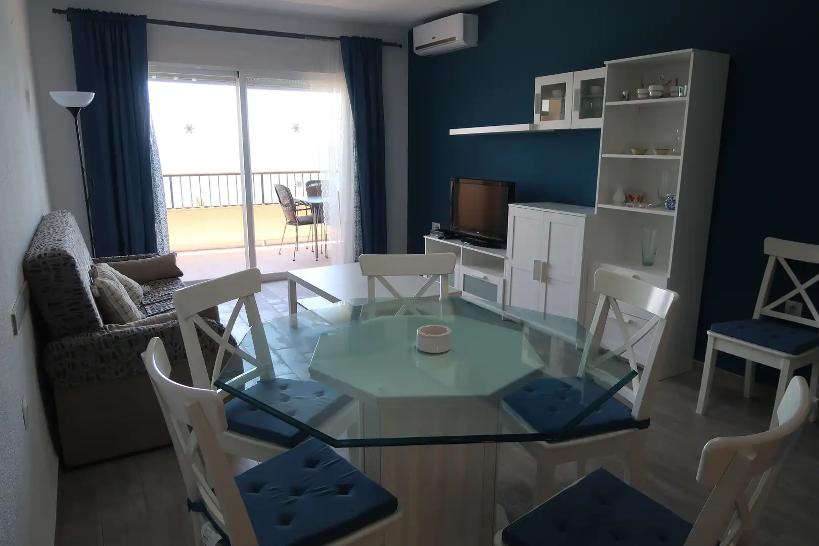 Menjador de Apartament de lloguer en Almuñécar amb Aire condicionat, Calefacció i Terrassa
