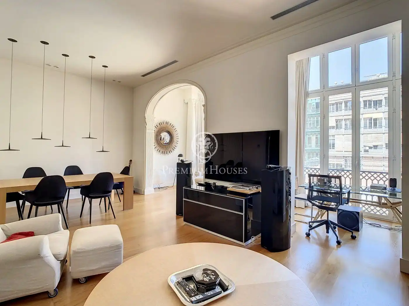 Flat with terrace to rent in Eixample