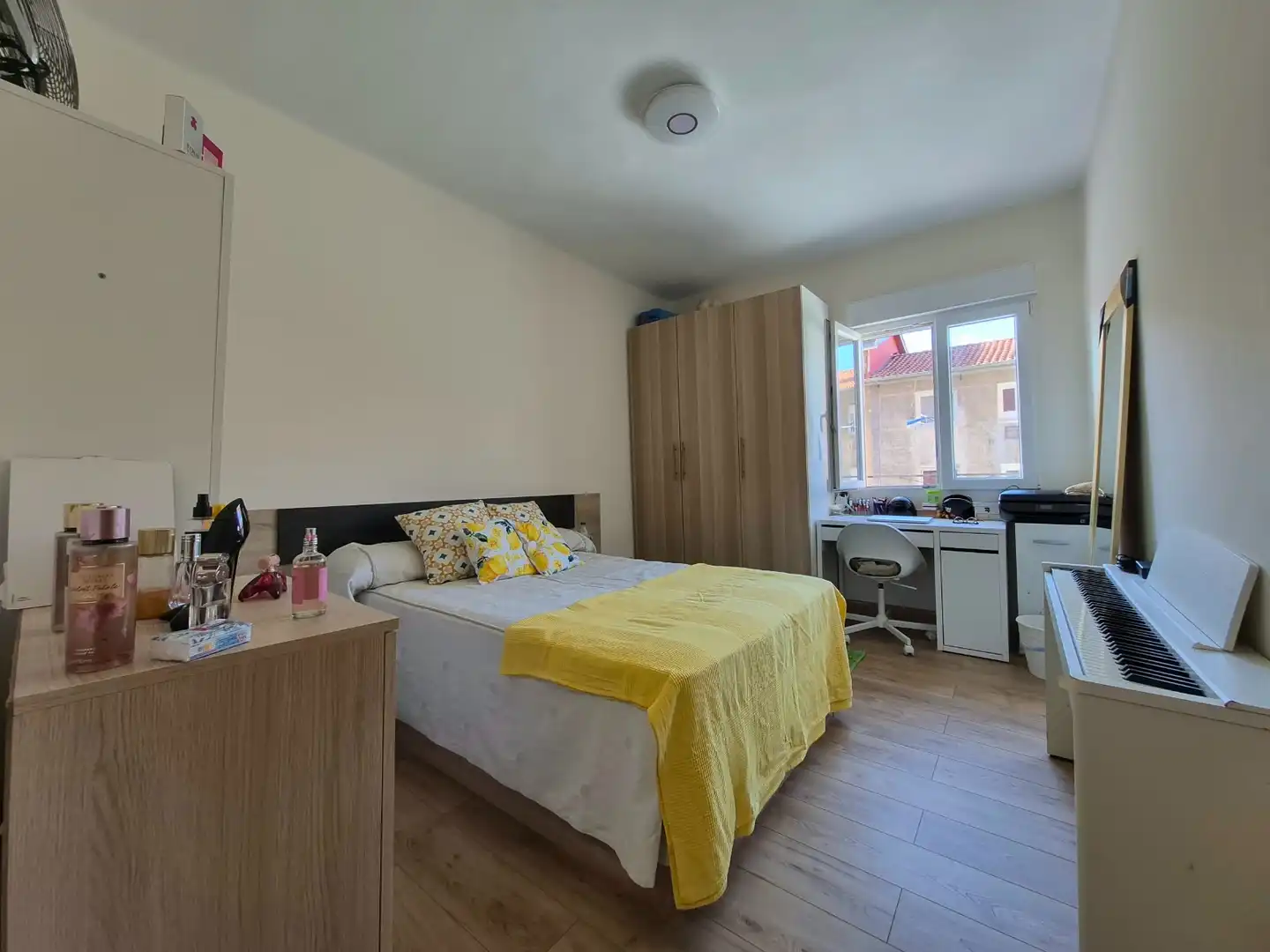 Bedroom of Flat for sale in Santander  with Furnished