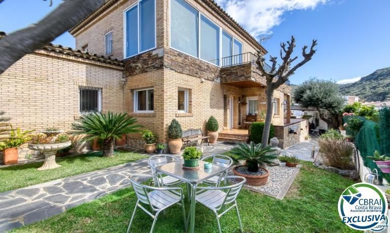 Garden of House or chalet for sale in Roses  with Air Conditioner and Swimming Pool