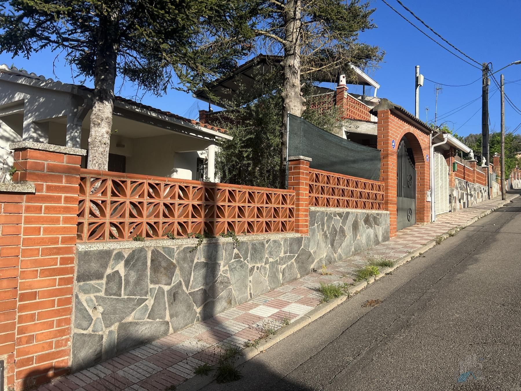 Exterior view of House or chalet for sale in Sant Salvador de Guardiola  with Terrace