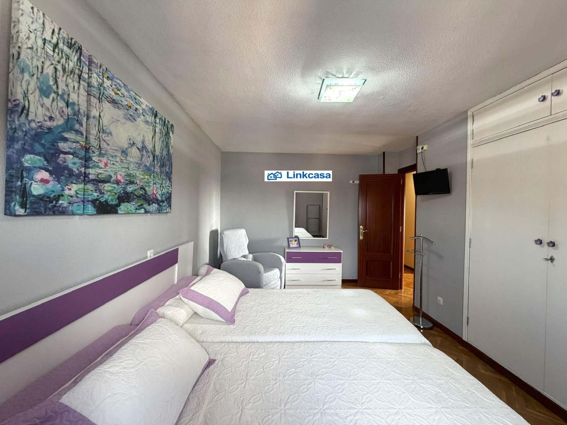 Bedroom of Flat for sale in  Madrid Capital  with Air Conditioner, Heating and Alarm