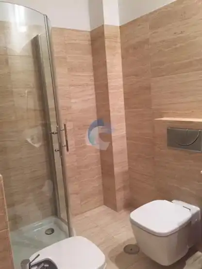 Badezimmer von Wohnung zur Miete in Vigo  mit Heizung, Parkett und Abstellraum