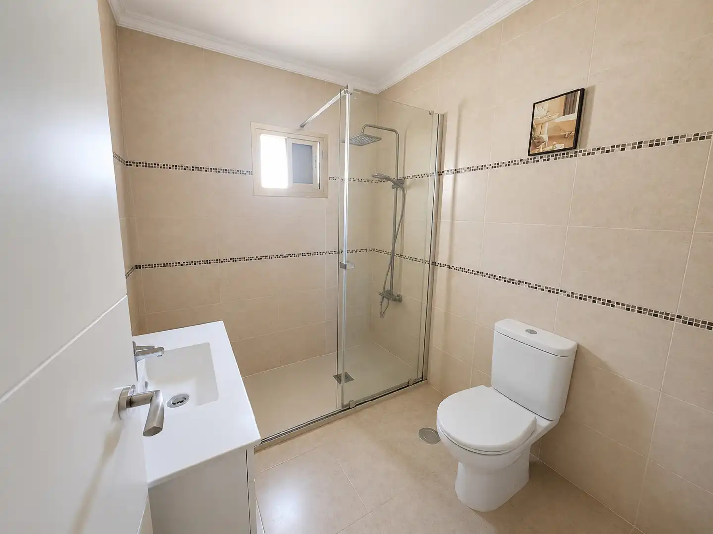 Baño de Piso en venta en Parla con Aire acondicionado, Calefacción y Terraza