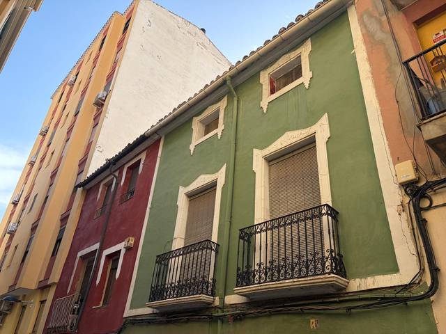 Casa adosada en Venta en Maestro Carrascosa - Banda de Música