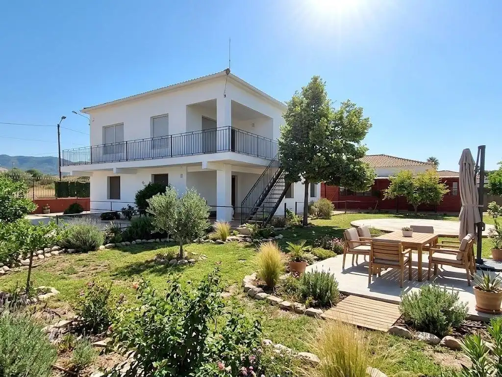 Xalet amb jardí en venda a Monóvar  / Monòver
