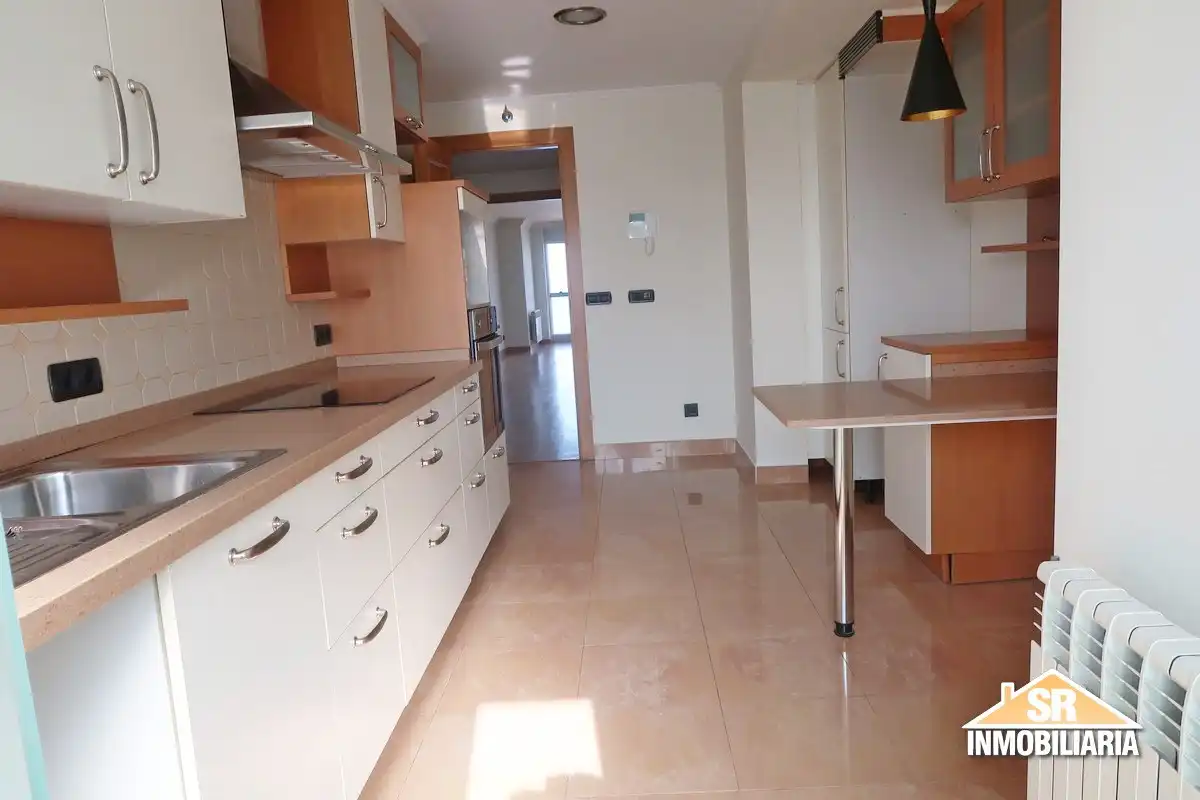 Cuina de Pis de lloguer en A Coruña Capital  amb Calefacció i Forn