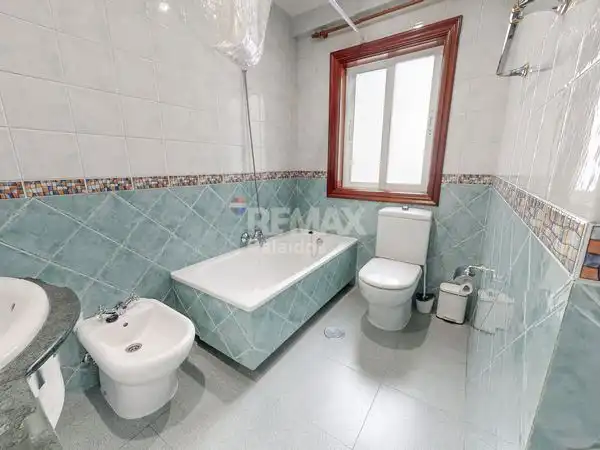Baño de Piso en venta en Vigo  con Calefacción y Parquet