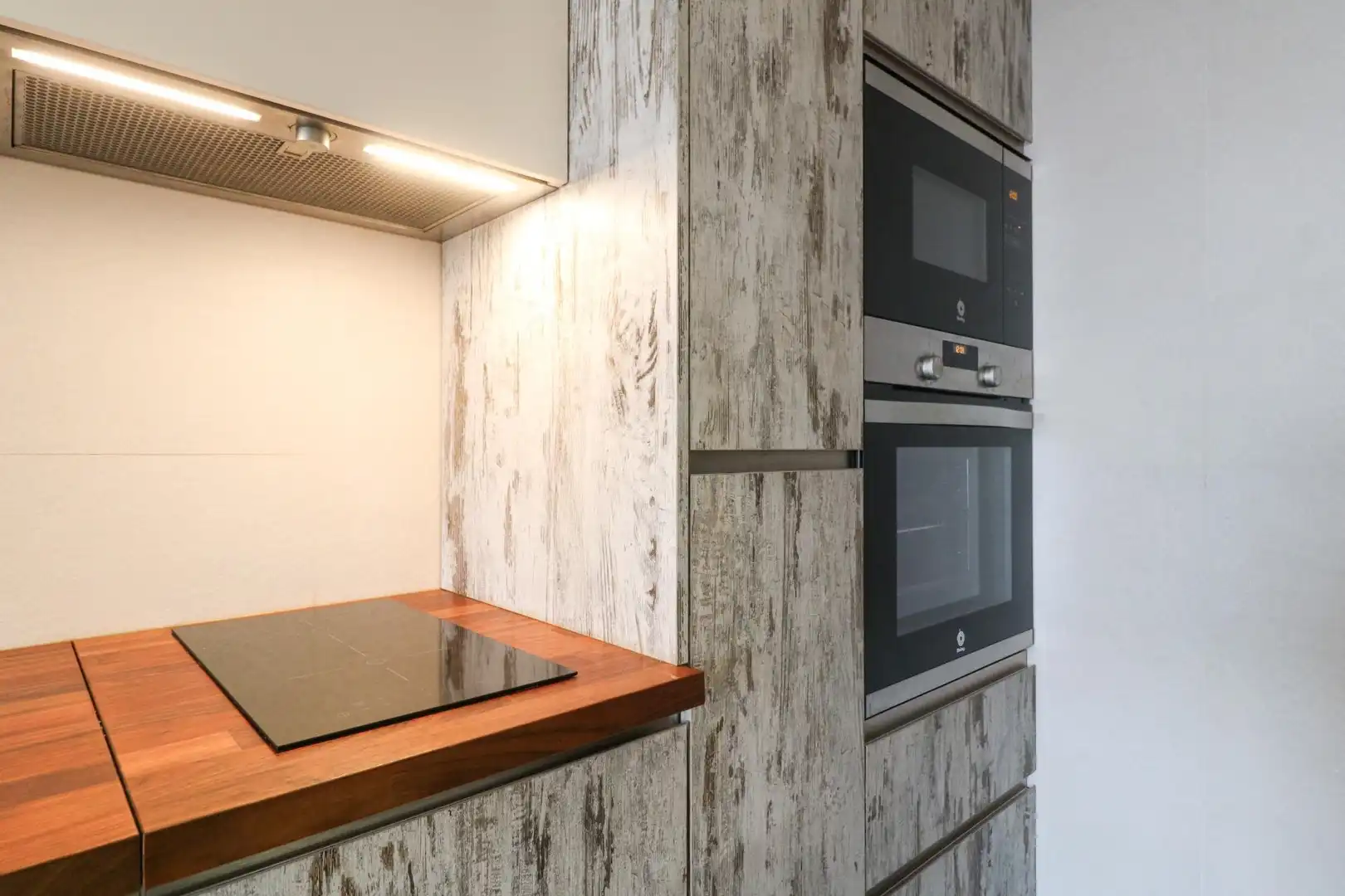 Kitchen of Flat for sale in Vilanova i la Geltrú  with Air Conditioner, Parquet flooring and Balcony