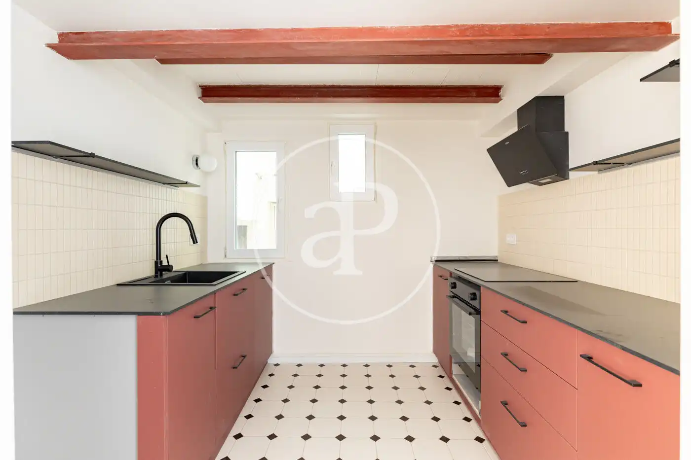 Cocina de Piso en venta en Barcelona con Calefacción y Balcón