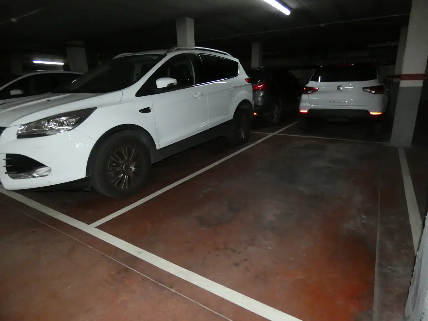 Aparcament de Garatge en venda en Cornellà de Llobregat amb Alarma