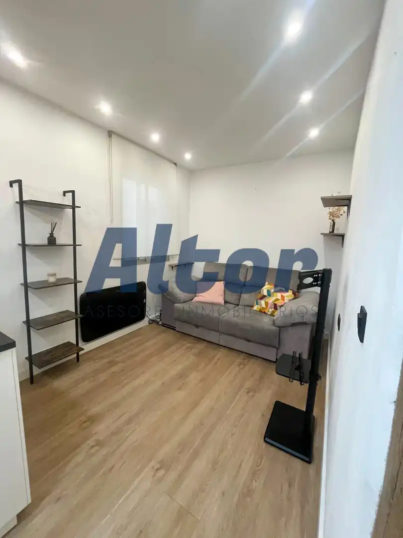 Sala de estar de Piso de alquiler en  Madrid Capital con Calefacción, Amueblado y Se aceptan mascotas
