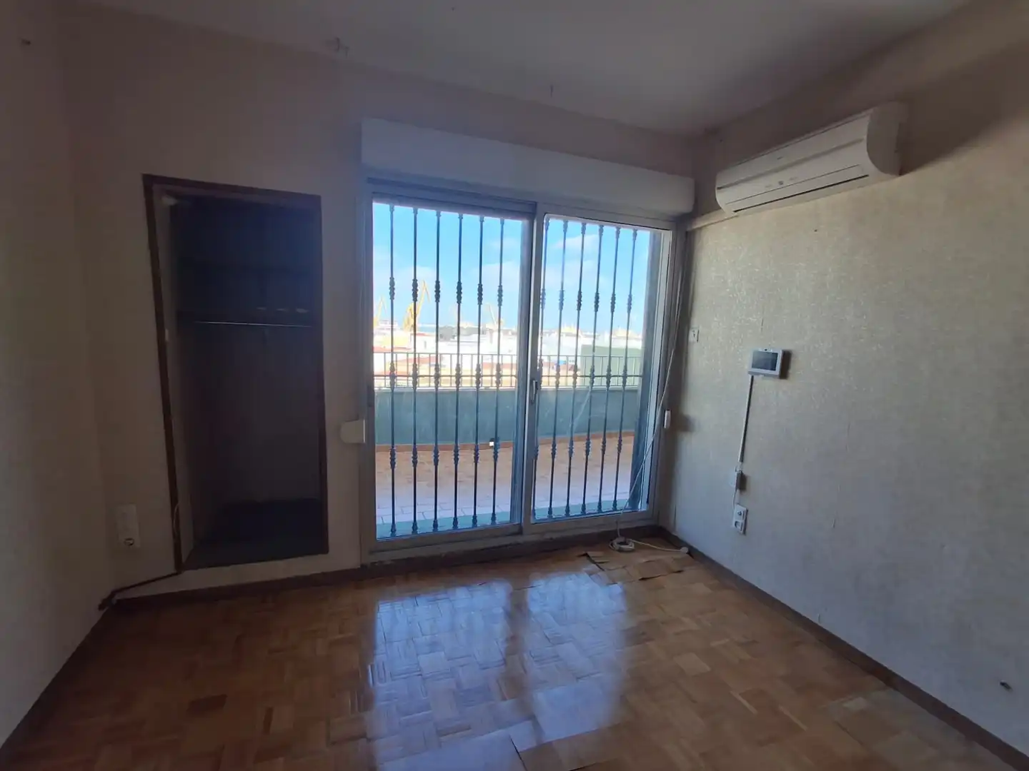 Bedroom of Attic for sale in Cádiz  with Air Conditioner, Terrace and Community pool