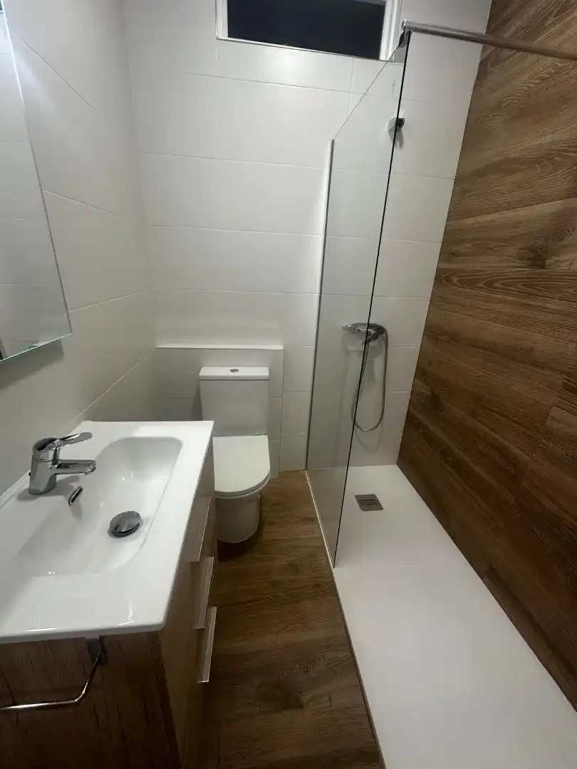 Bany de Pis en venda en Jaén amb Aire condicionat, Moblat i Balcó