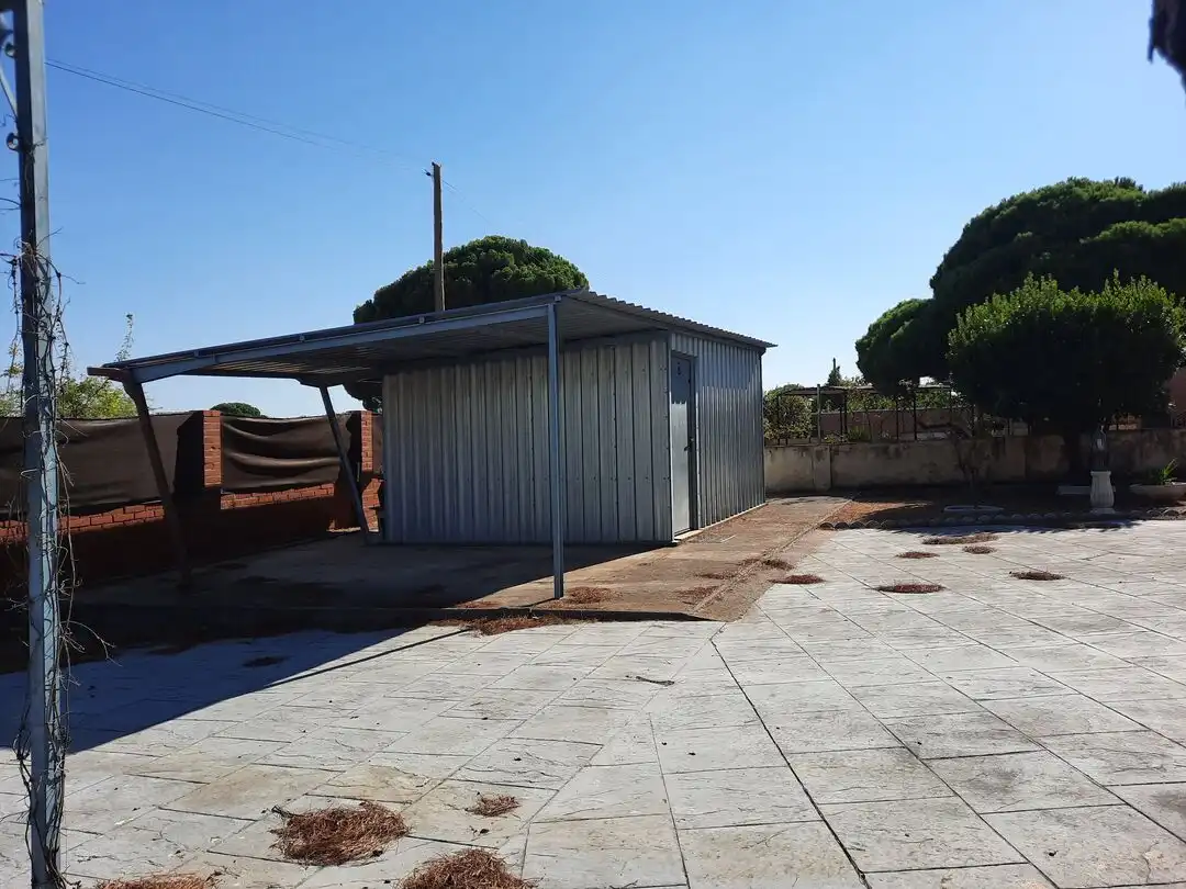Aparcament de Casa o xalet en venda en Escalona amb Aire condicionat, Calefacció i Jardí privat