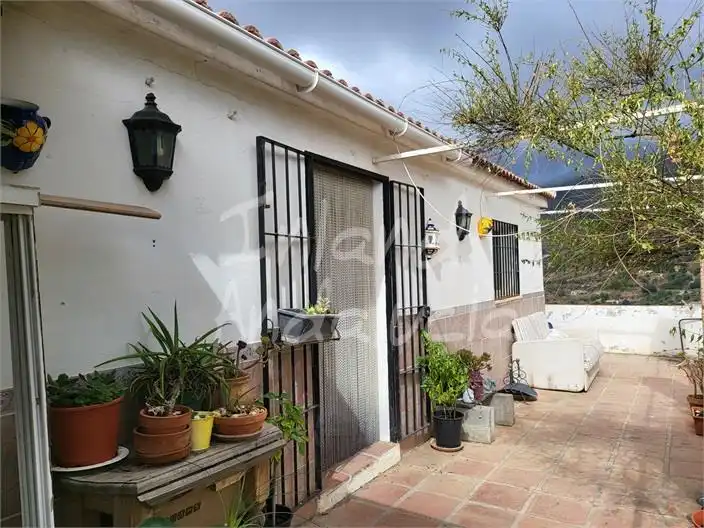 Casa en venda a Sedella