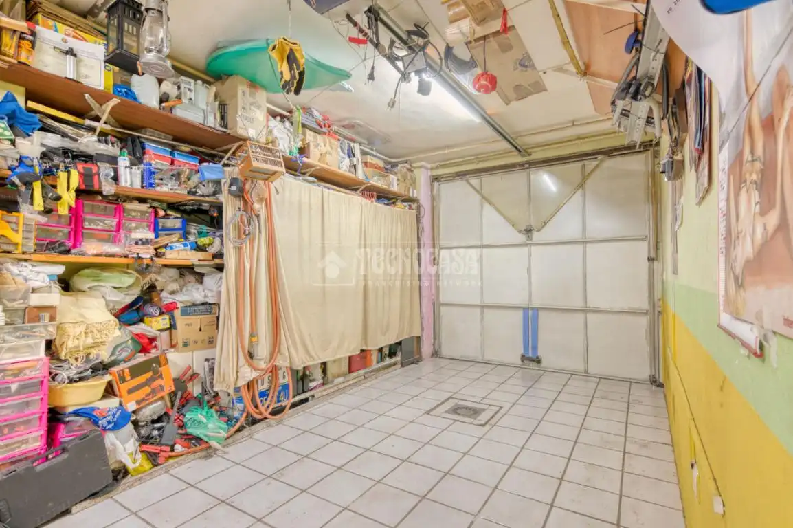 Casa adosada en venta en Valladolid con Calefacción, Parquet y Balcón