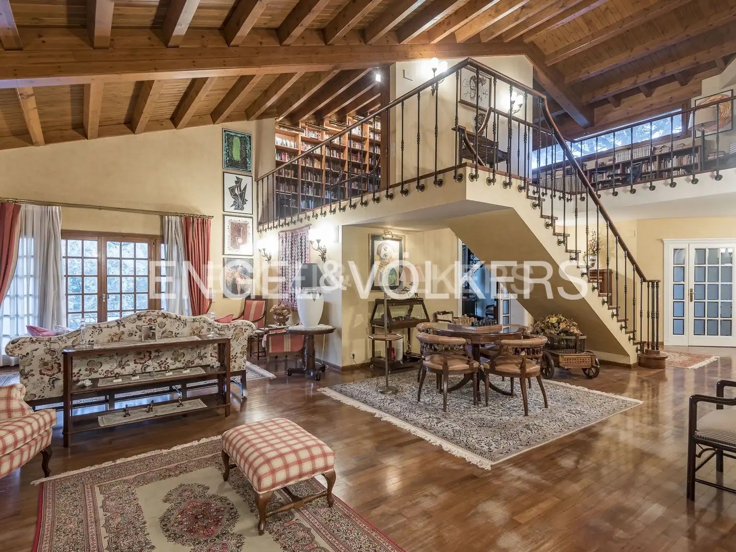 Wohnzimmer von Country house zum Verkauf in Seva mit Klimaanlage, Heizung und Privatgarten