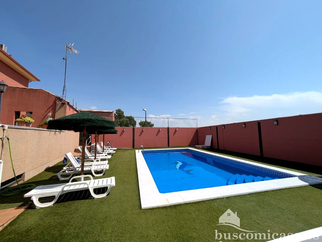 Piscina de Casa adosada en venda en Bailén amb Piscina comunitària