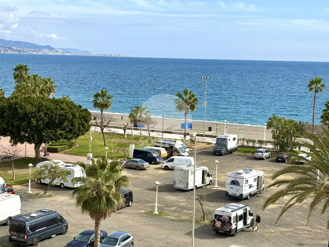 Parking de Piso de alquiler en Vélez-Málaga con Aire acondicionado, Terraza y Amueblado
