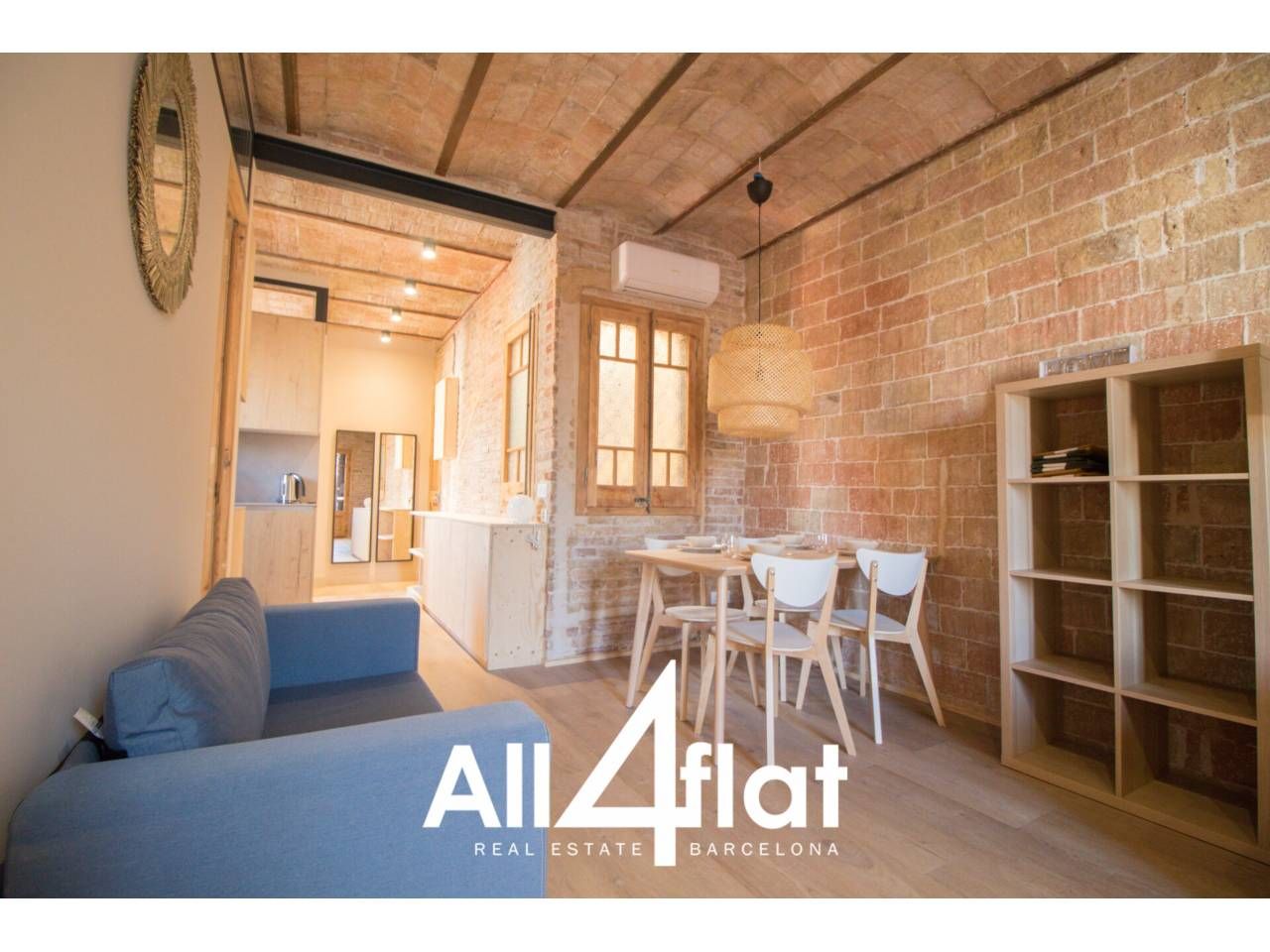 Exterior view of Flat to rent in  Barcelona Capital  with Air Conditioner, Heating and Parquet flooring